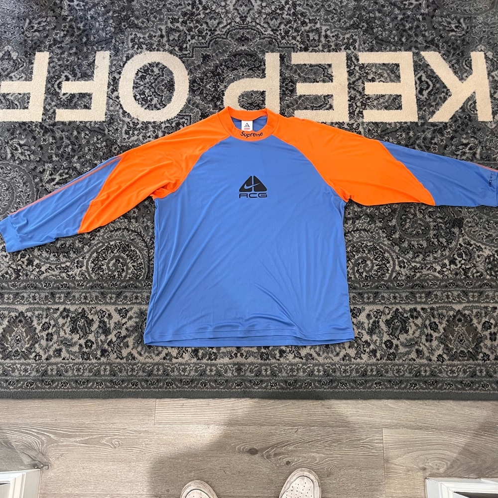 SUPREME X NIKE X ACG JERSEY SZ L NEVER WORN BEFORE